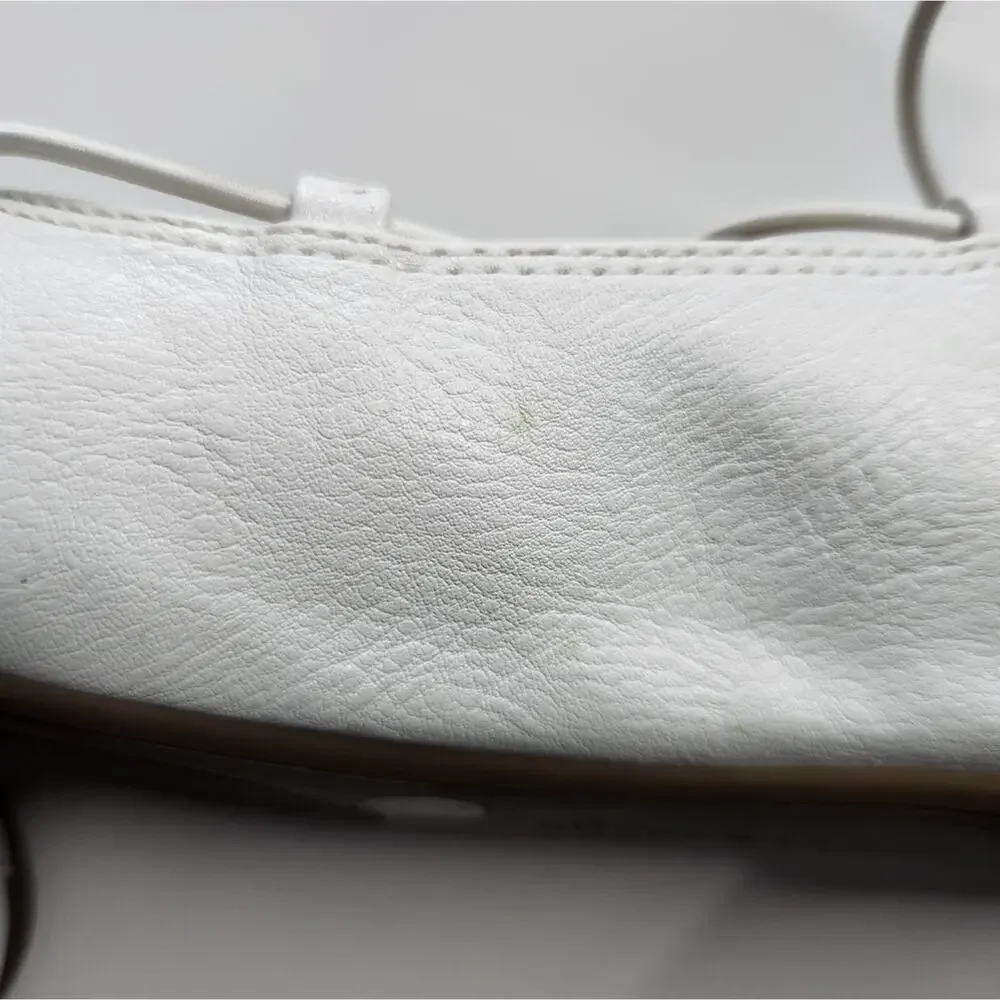 Lucky Brand Evvie Girls Ballet Flat Size 4, Crisscross Design, Very good